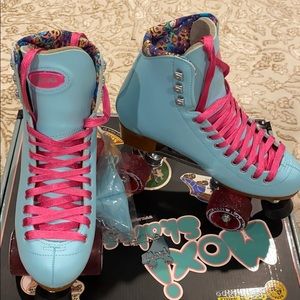 Moxi beach bunny roller skates size 6